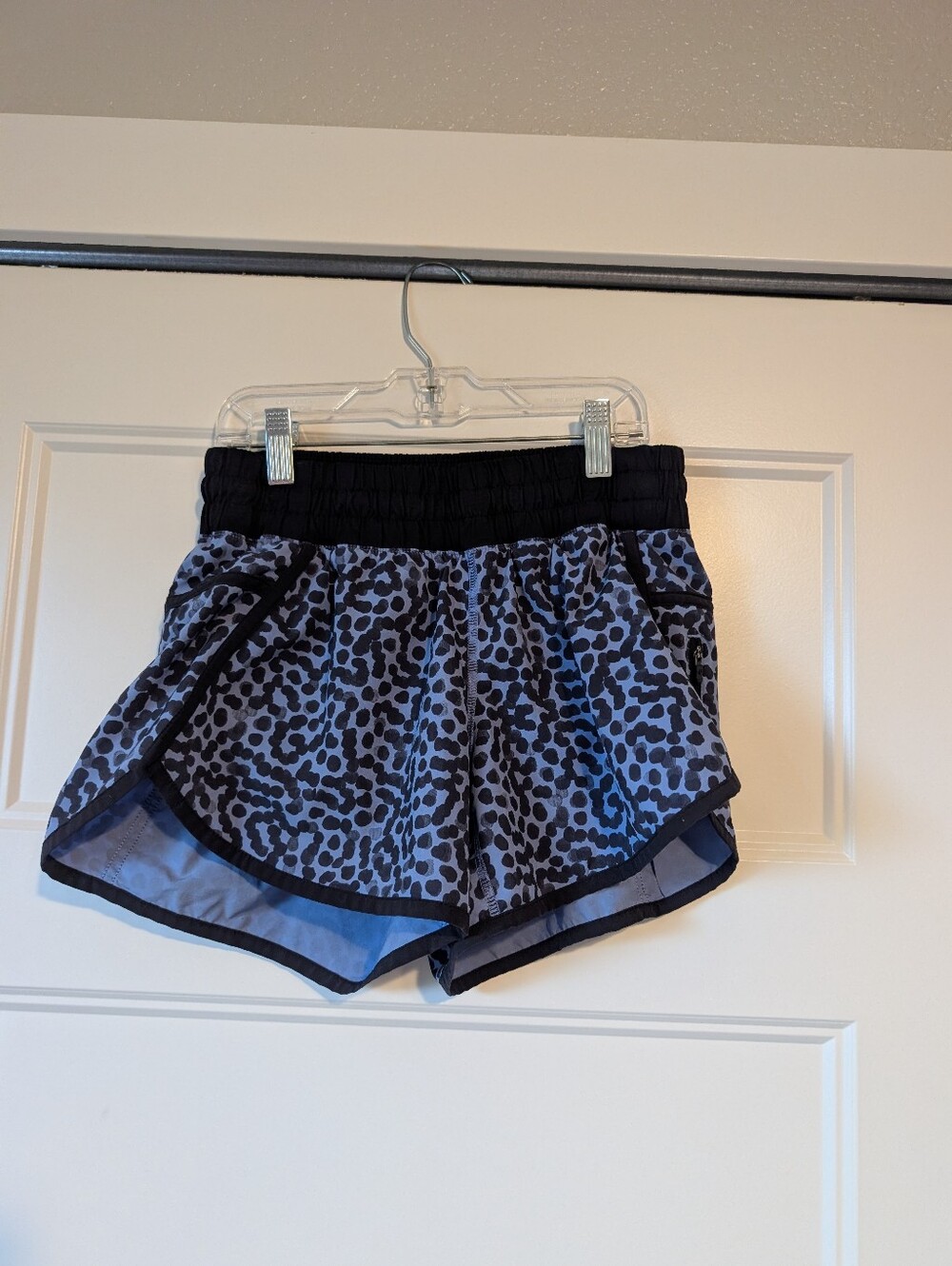 Lululemon Women’s Blue Leopard Print Athletic Shorts